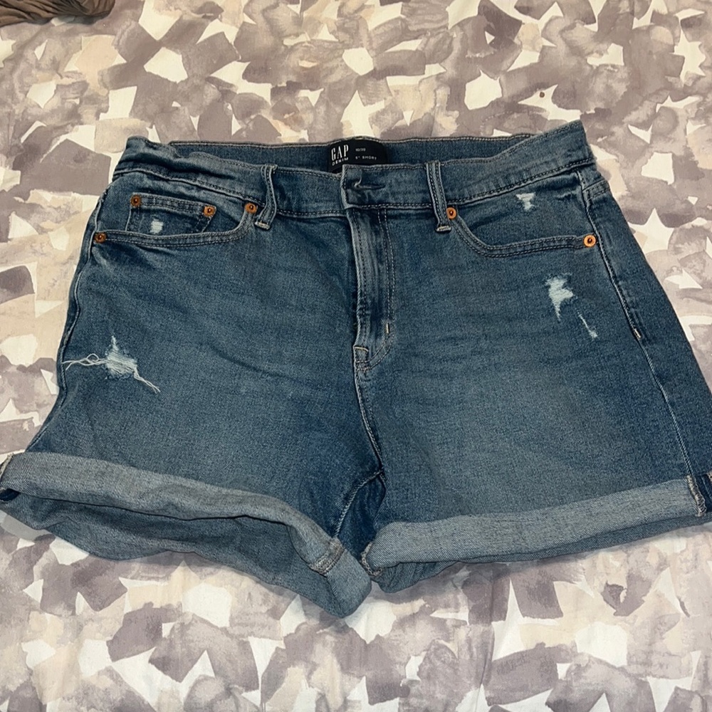 GAP 5” Short denim shorts size 10/30